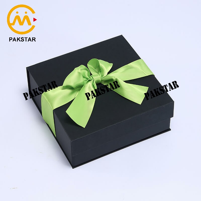 Black paper cardboard collapsible gift box with magnetic closure
